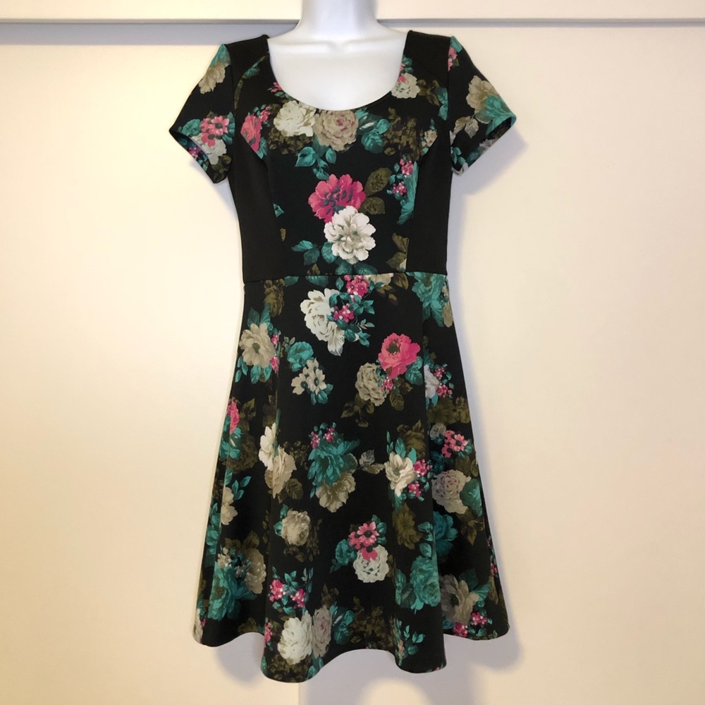 Black floran dress